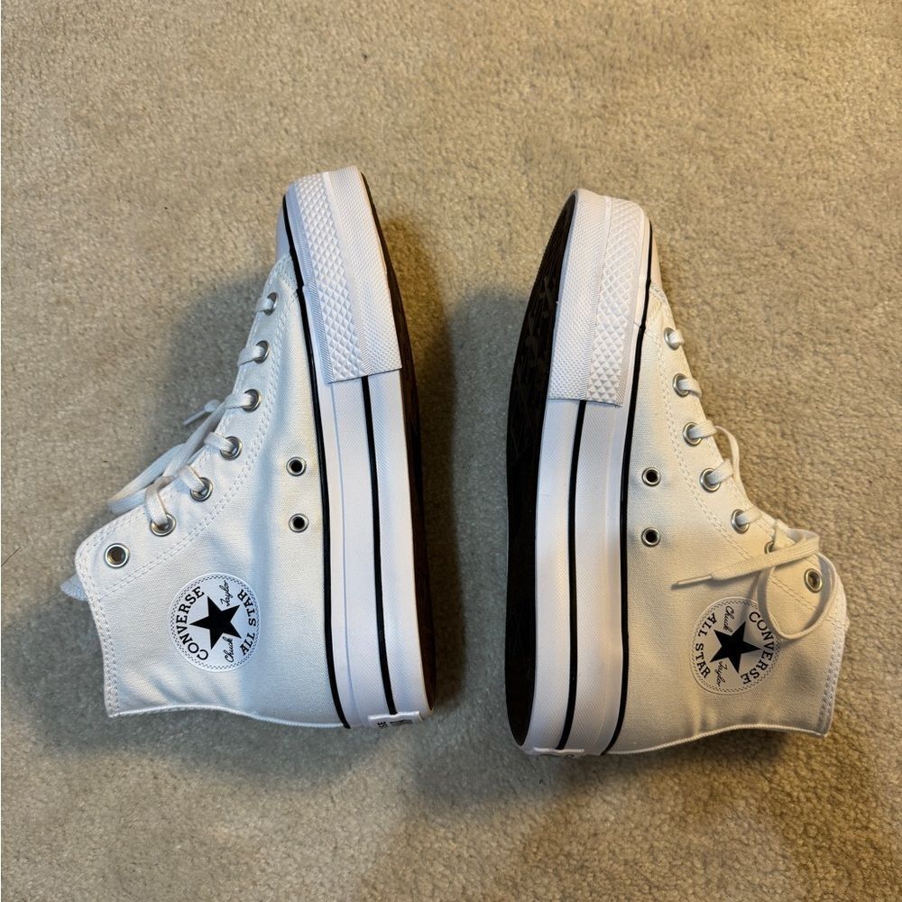 Women’s Chuck Taylor Converse All Star Lift Platform Canvas Shoes Sz 8 NWOT